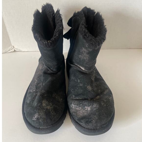 UGG Women's Mini Bailey Bow Black Suede Glimmer Faux Fur Lined Boot • Size 8 - Picture 3 of 5